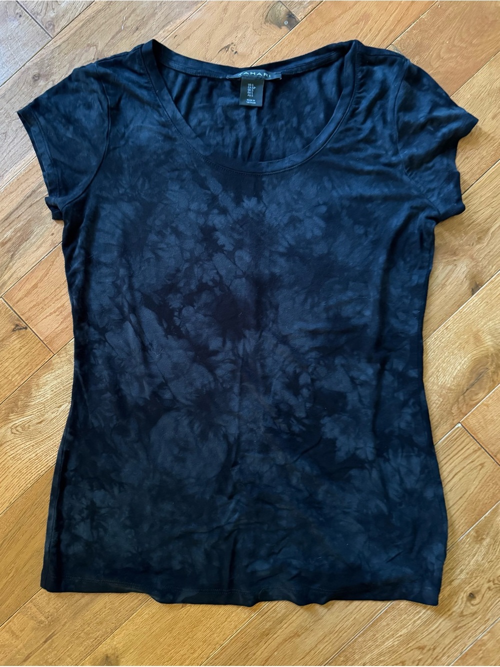 Tahari Black Tie-Dye Scoop Neck Short Sleeve Tee Size S
